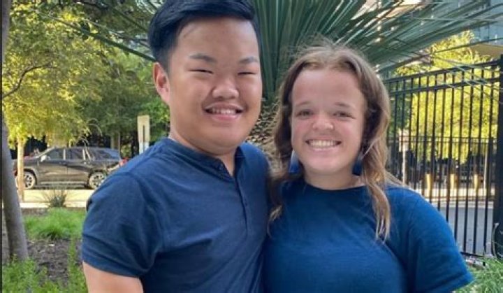 '7 Little Johnstons': Will Jonah move in with Ashley? Here's what his long-distance girlfriend has t