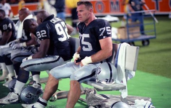 Howie Long ·