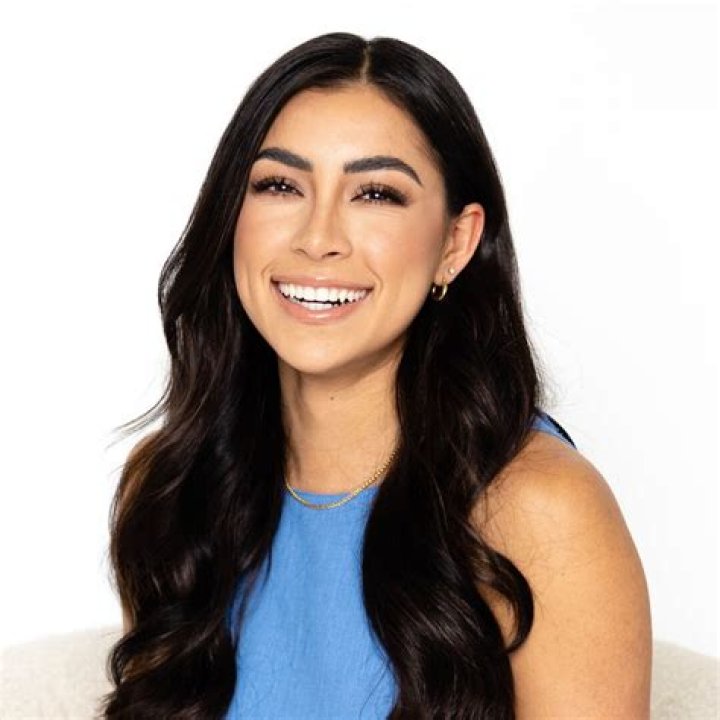 Jeanine Amapola- Biography, Boyfriend, Net Worth, Height, Weight