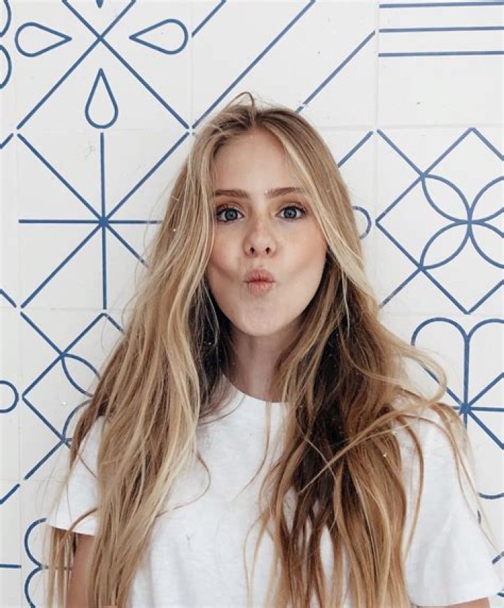 Loreto Peralta Ethnicity, eDad, Parents, Net Worth, Instagram