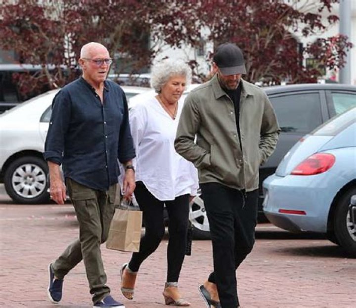 Meet Brother Lee Statham Parents And Family |