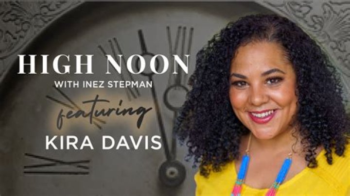 VlogJam | Kira Davis Biography