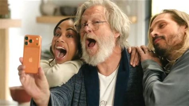 Who are the actors on the T-Mobile commercial? ·